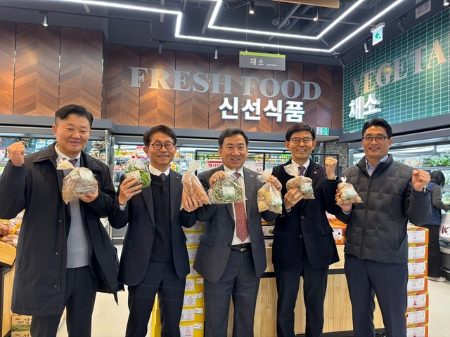 대전 신탄진농협, 로컬푸드 품은 하나로마트 준공…고령 소농 조합원 판로 확대
