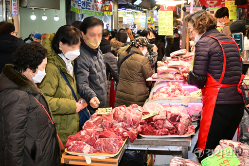 설 앞둔 수원 못골종합시장 [포토뉴스]