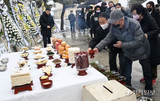 슬픈 설날, 임진각 이산가족 합동차례 [포토뉴스]