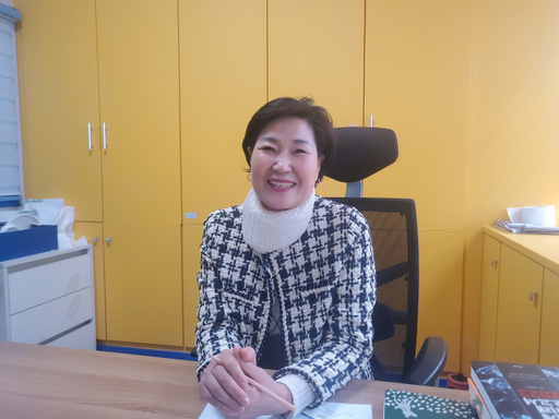 이정란 수정인테리어학원 원장 “웃는 어르신들 보는 게 인생의 낙”