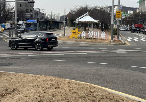 인천 봉오대로 숲길, 육교 대신 횡단보도…아쉽네 [현장, 그곳&]