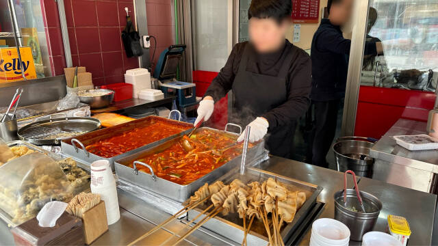“내가 아직도 서민음식으로 보여?”…귀족음식 된 떡볶이