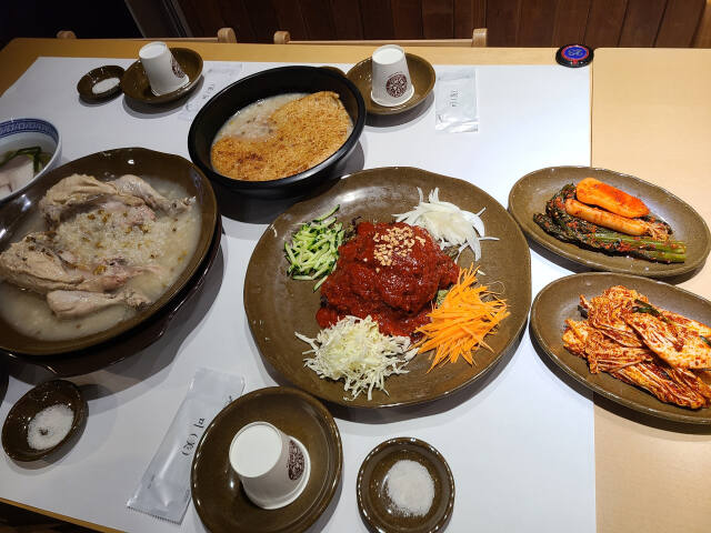 의왕의 배산임수 힐링코스 ‘명가누룽지백숙’ [우리동네 맛집]