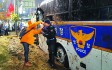 [국민] 쇠파이프 시위에 물대포 대응… '폭력의 악순환'