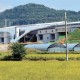 논밭 한가운데…KTX 공