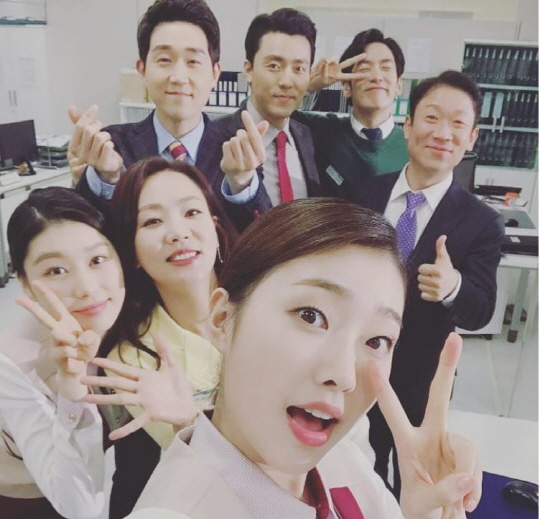 '우만기' 박근록X윤지혜X정석용 등 배우들 다정다감 셀카 공개