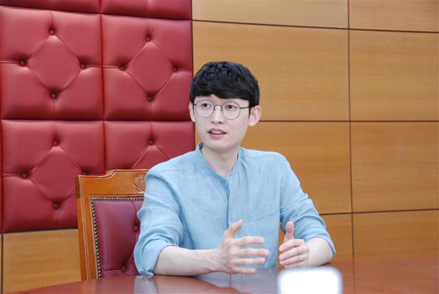거짓으로 드러난 ‘청년버핏’ 신화