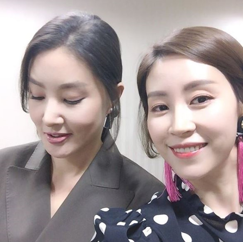 `소공녀` 박지영, 동생 박혜진 아나운서와 함께 다정한 투샷…`훈훈`