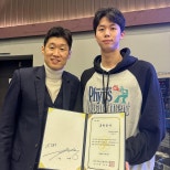 노란 수영복에 섹시한 몸매 어필하는 존예 처자