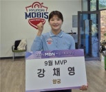 노란 수영복에 섹시한 몸매 어필하는 존예 처자