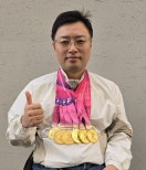 노란 수영복에 섹시한 몸매 어필하는 존예 처자