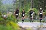 노란 수영복에 섹시한 몸매 어필하는 존예 처자