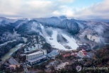 노란 수영복에 섹시한 몸매 어필하는 존예 처자