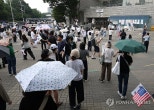 노란 수영복에 섹시한 몸매 어필하는 존예 처자