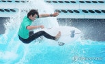 노란 수영복에 섹시한 몸매 어필하는 존예 처자