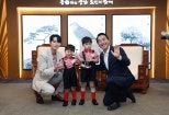 노란 수영복에 섹시한 몸매 어필하는 존예 처자