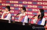 노란 수영복에 섹시한 몸매 어필하는 존예 처자