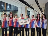 노란 수영복에 섹시한 몸매 어필하는 존예 처자