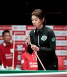 노란 수영복에 섹시한 몸매 어필하는 존예 처자