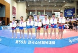노란 수영복에 섹시한 몸매 어필하는 존예 처자