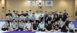 노란 수영복에 섹시한 몸매 어필하는 존예 처자