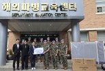 노란 수영복에 섹시한 몸매 어필하는 존예 처자