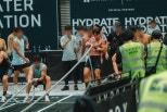 노란 수영복에 섹시한 몸매 어필하는 존예 처자