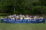 노란 수영복에 섹시한 몸매 어필하는 존예 처자
