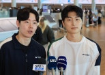 노란 수영복에 섹시한 몸매 어필하는 존예 처자