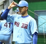 노란 수영복에 섹시한 몸매 어필하는 존예 처자