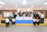 노란 수영복에 섹시한 몸매 어필하는 존예 처자