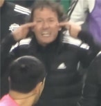 노란 수영복에 섹시한 몸매 어필하는 존예 처자