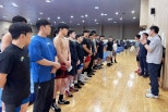 노란 수영복에 섹시한 몸매 어필하는 존예 처자
