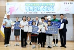 노란 수영복에 섹시한 몸매 어필하는 존예 처자