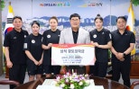 노란 수영복에 섹시한 몸매 어필하는 존예 처자