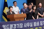 노란 수영복에 섹시한 몸매 어필하는 존예 처자