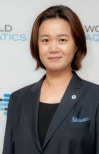 노란 수영복에 섹시한 몸매 어필하는 존예 처자