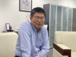 노란 수영복에 섹시한 몸매 어필하는 존예 처자