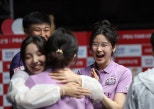노란 수영복에 섹시한 몸매 어필하는 존예 처자