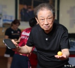 노란 수영복에 섹시한 몸매 어필하는 존예 처자