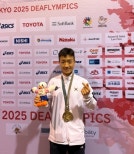 노란 수영복에 섹시한 몸매 어필하는 존예 처자