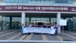노란 수영복에 섹시한 몸매 어필하는 존예 처자