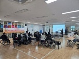 노란 수영복에 섹시한 몸매 어필하는 존예 처자