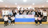노란 수영복에 섹시한 몸매 어필하는 존예 처자