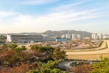 노란 수영복에 섹시한 몸매 어필하는 존예 처자