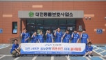 노란 수영복에 섹시한 몸매 어필하는 존예 처자