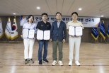 노란 수영복에 섹시한 몸매 어필하는 존예 처자