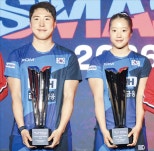 노란 수영복에 섹시한 몸매 어필하는 존예 처자