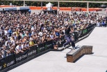 노란 수영복에 섹시한 몸매 어필하는 존예 처자