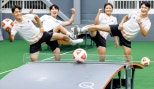 노란 수영복에 섹시한 몸매 어필하는 존예 처자